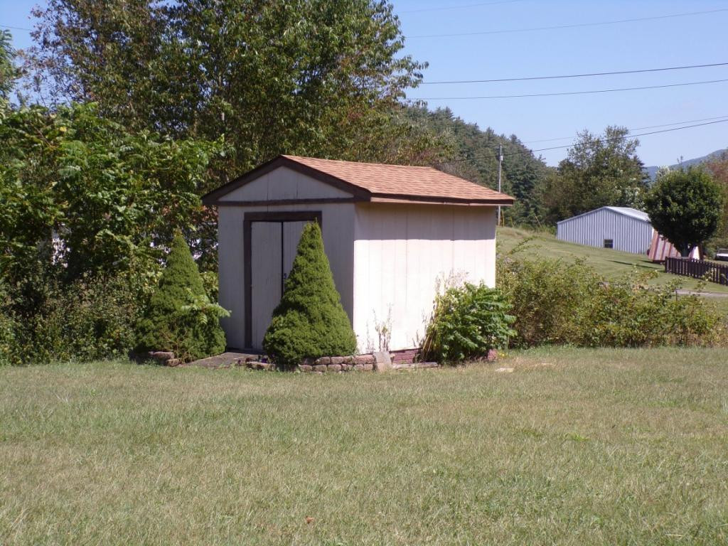 360 Corner Road Mountain City, TN 37683 - Photo 23 of 24 Photo 23