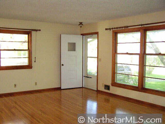24885 Amlee Road Shorewood, MN 55331 - Photo 4 of 7