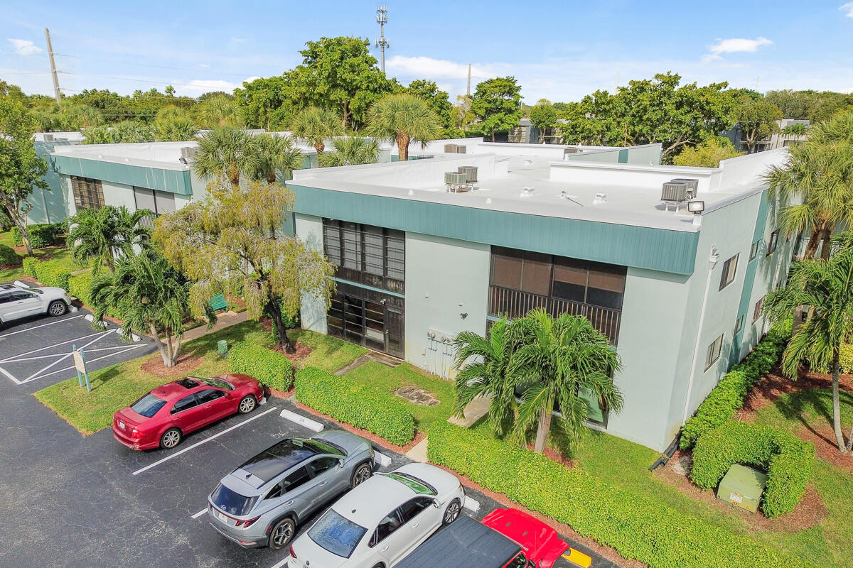 15072 Ashland Place, Unit 132 Delray Beach, FL 33484 - Photo 35 of 38 a view of backyard with a patio