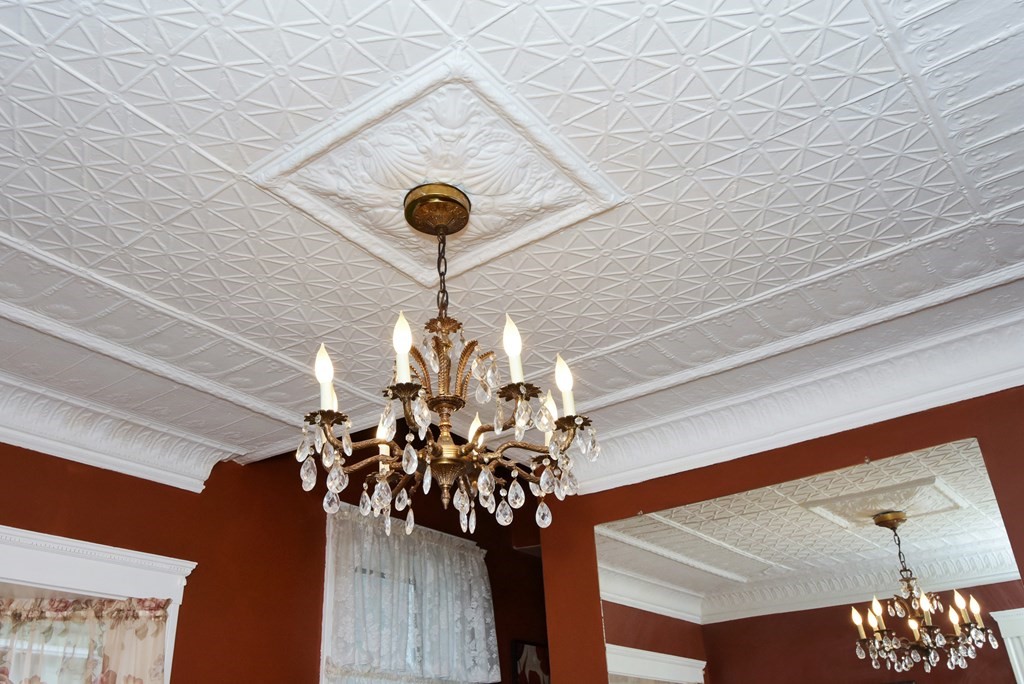 53 Highland Road Somerville, MA 02144 - Photo 8 of 32 Gallery Image 8