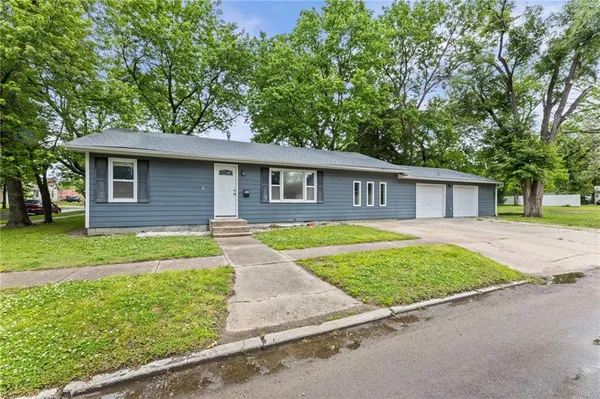 $155,000 | 902 East Broadway Street, Iola, KS 66749