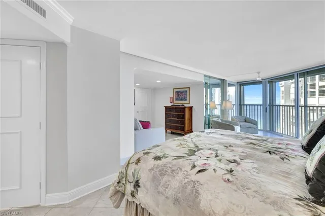 $23,000 | 4041 Gulf Shore Boulevard North, Unit 907, Naples, FL 34103