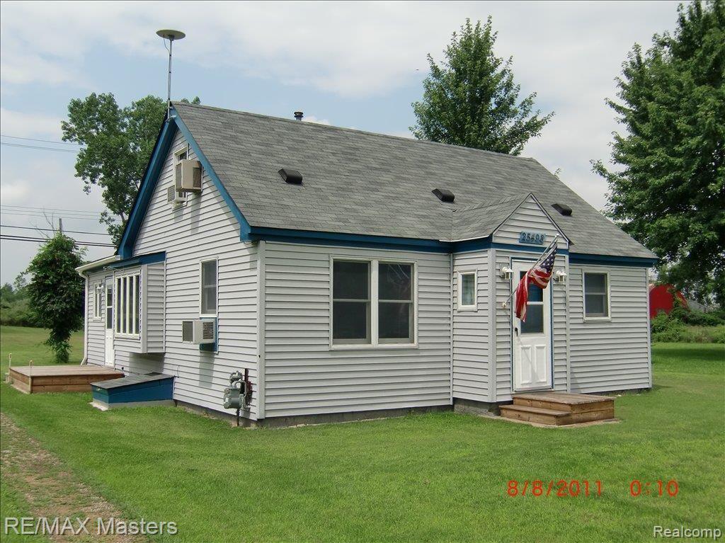 25498 Waltz Road New Boston, MI 48164 - Photo 1 of 12 front