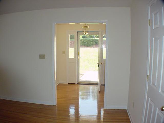 178 Sherwood Circle Ridgeway, VA 24148 - Photo 2 of 11 FOYER