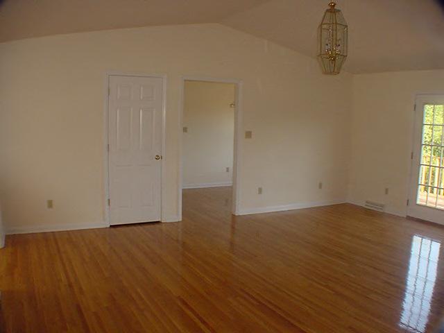 178 Sherwood Circle Ridgeway, VA 24148 - Photo 3 of 11 LIVING ROOM