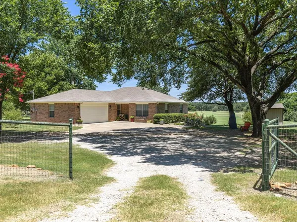 $315,000 | 1100 Greg Street, Azle, TX 76020