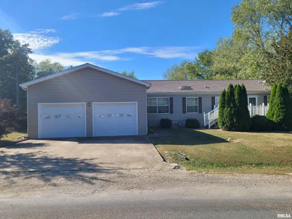 $145,000 | 427 North Hun Street, Colchester, IL 62326