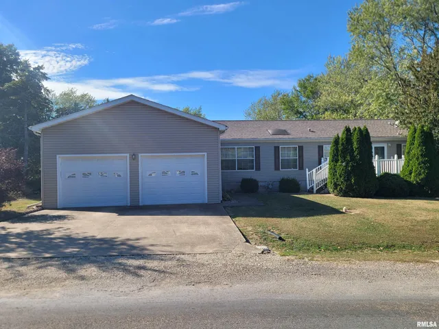 $145,000 | 427 North Hun Street, Colchester, IL 62326