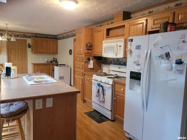 $145,000 | 427 North Hun Street, Colchester, IL 62326