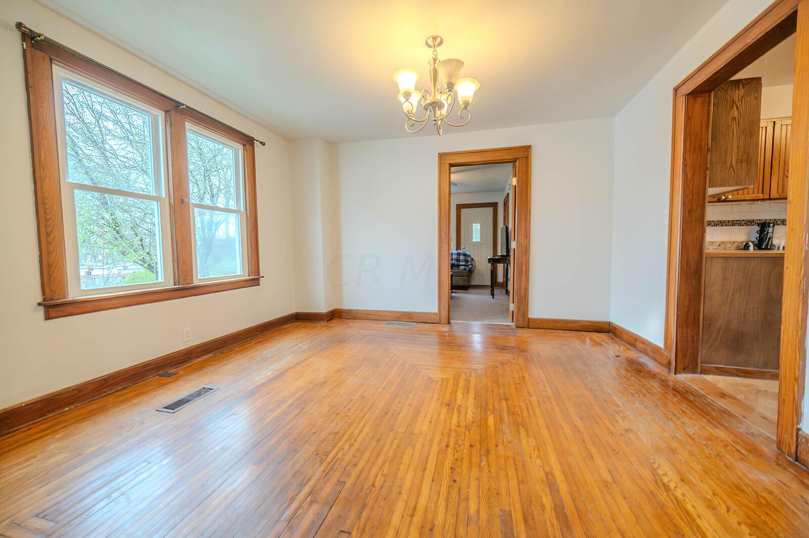 159 Pershing Drive Lancaster, OH 43130 - Photo 6 of 24 DSC_0495-Enhanced-NR