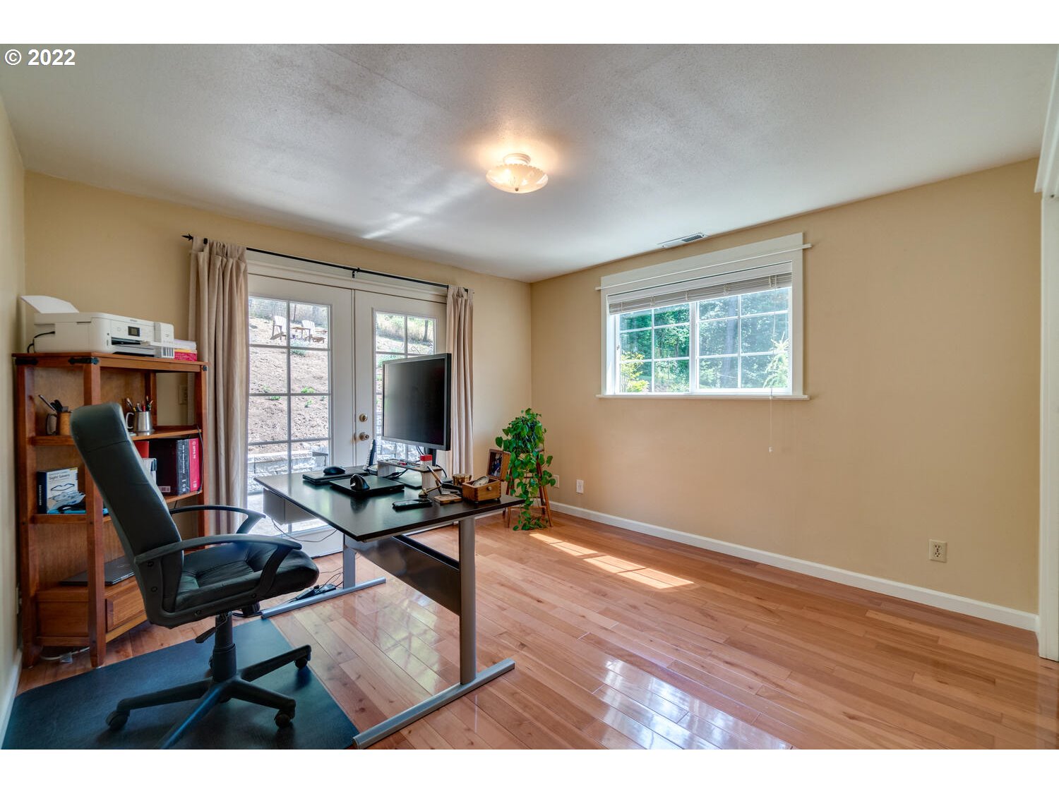 12751 Dupee Valley Road Sheridan, OR 97378 - Photo 10 of 32 a living room with furniture and a flat screen tv