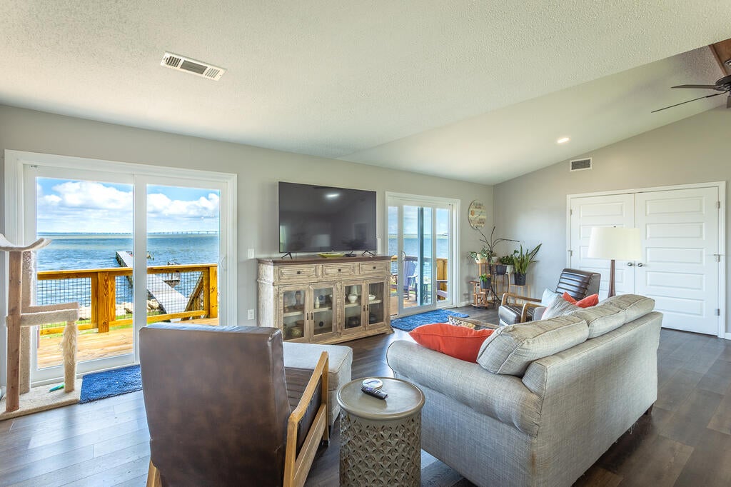 409 North Sawyer Street St. George Island, FL 32328 - Photo 10 of 38 Gallery Image 10