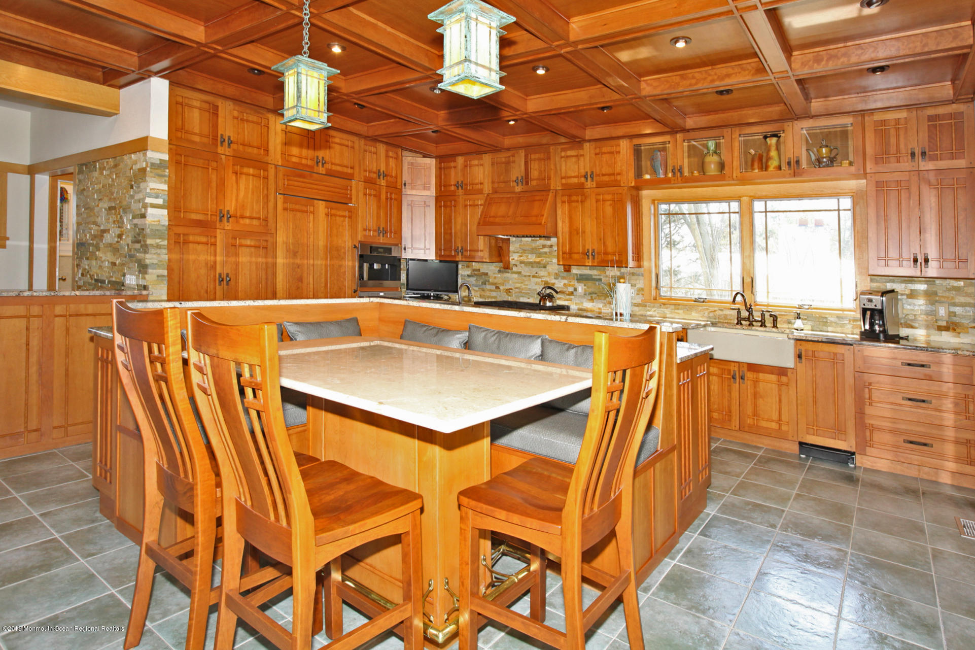 79 Bayview Beach Haven, NJ 08008 - Photo 13 of 38 Banquette