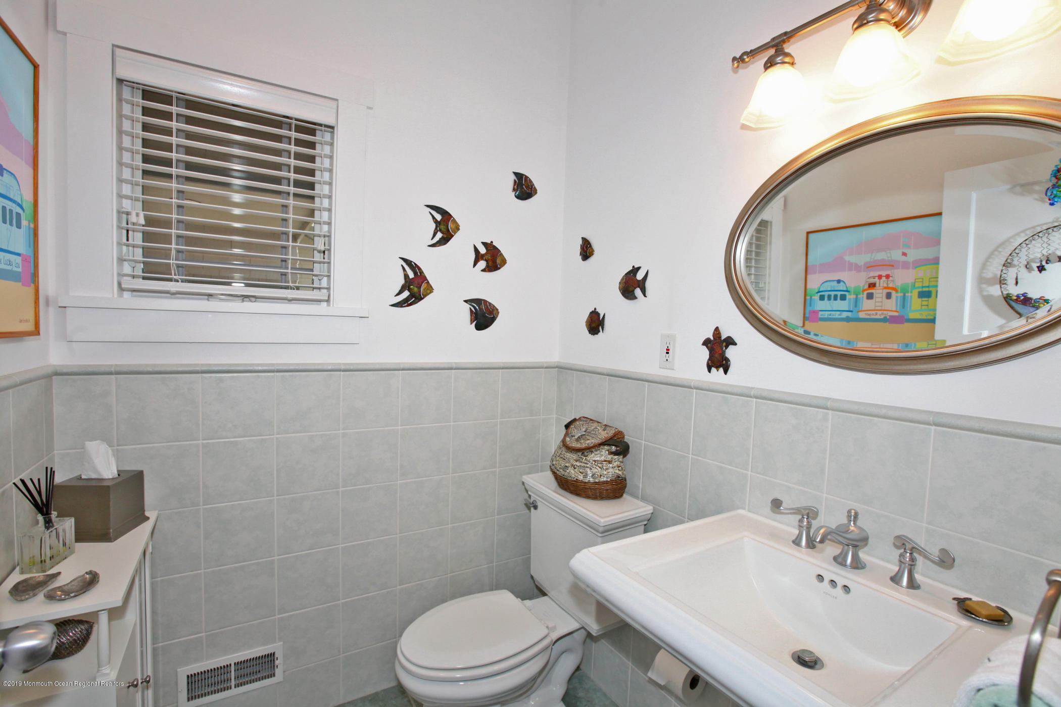 79 Bayview Beach Haven, NJ 08008 - Photo 17 of 38 Powder Room