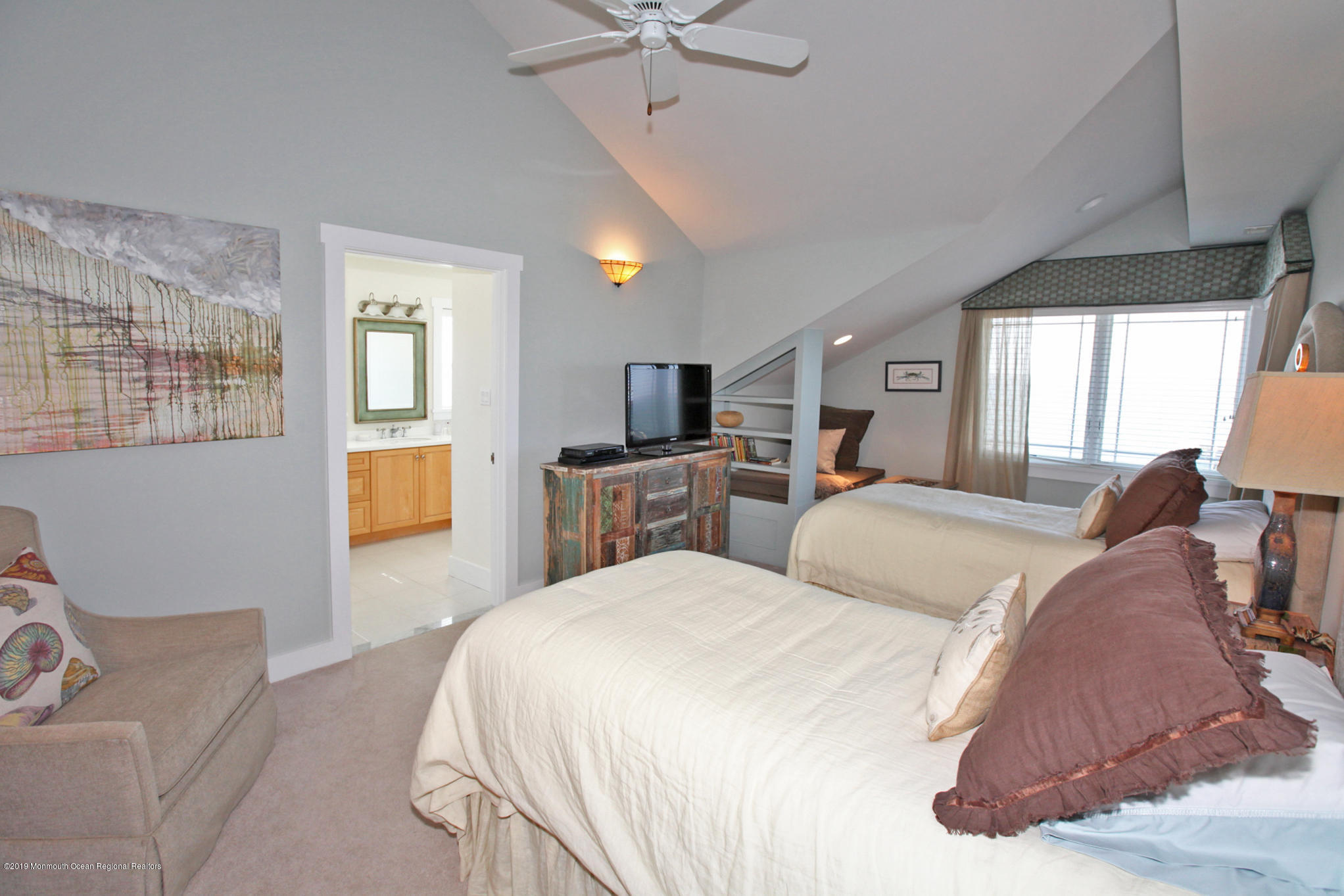 79 Bayview Beach Haven, NJ 08008 - Photo 28 of 38 Guest Suite