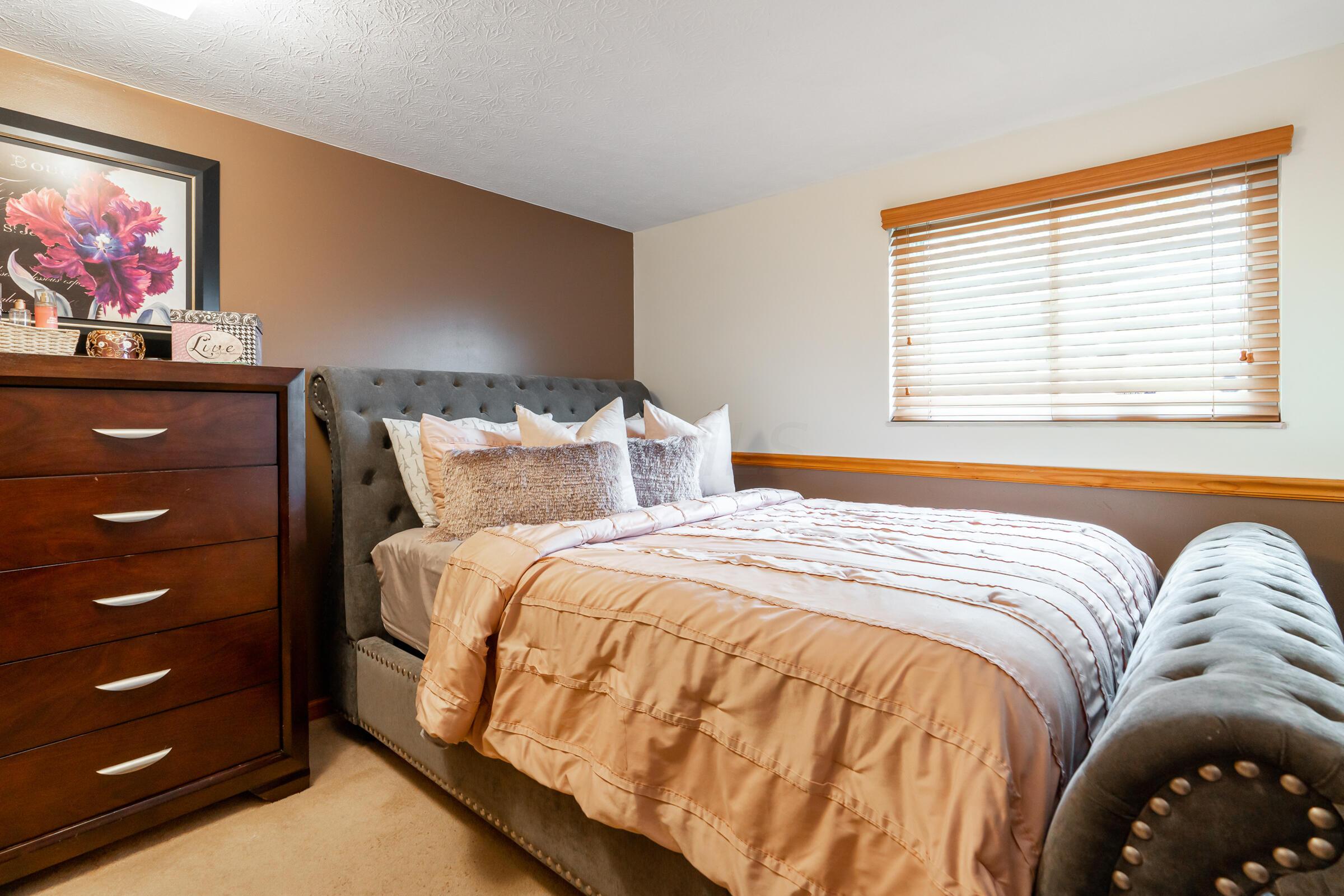 1839 Brookfield Road Columbus, OH 43229 - Photo 12 of 32 Bedroom 1
