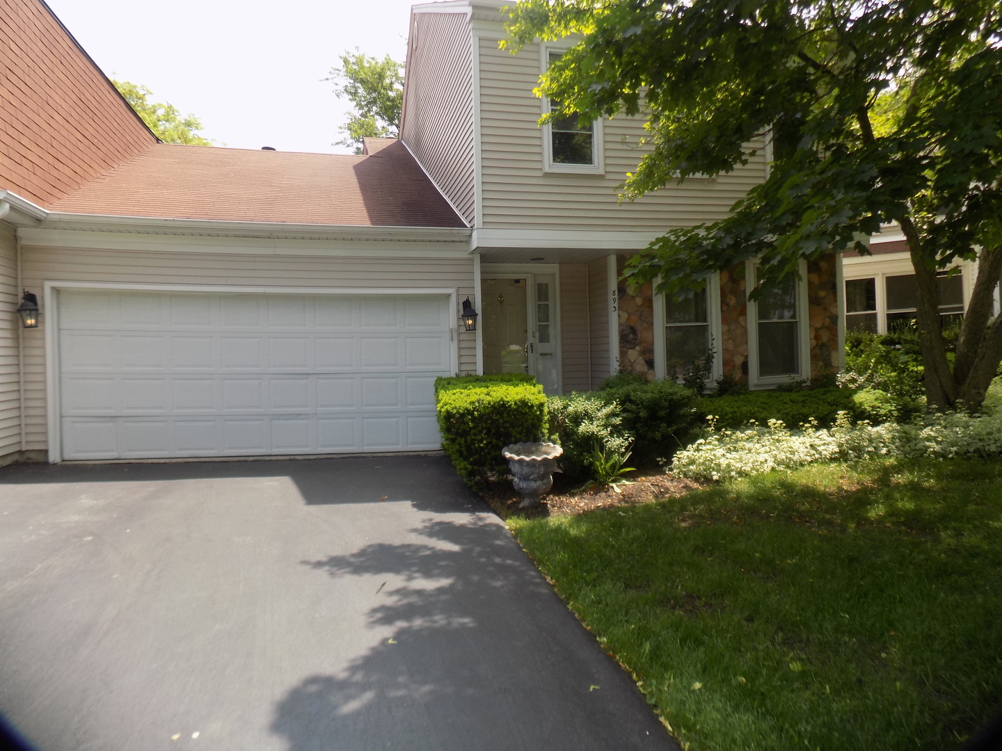893 Burgess Circle Buffalo Grove, IL 60089 - Photo 1 of 17