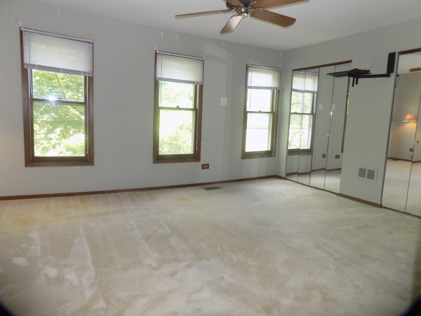 893 Burgess Circle Buffalo Grove, IL 60089 - Photo 13 of 17