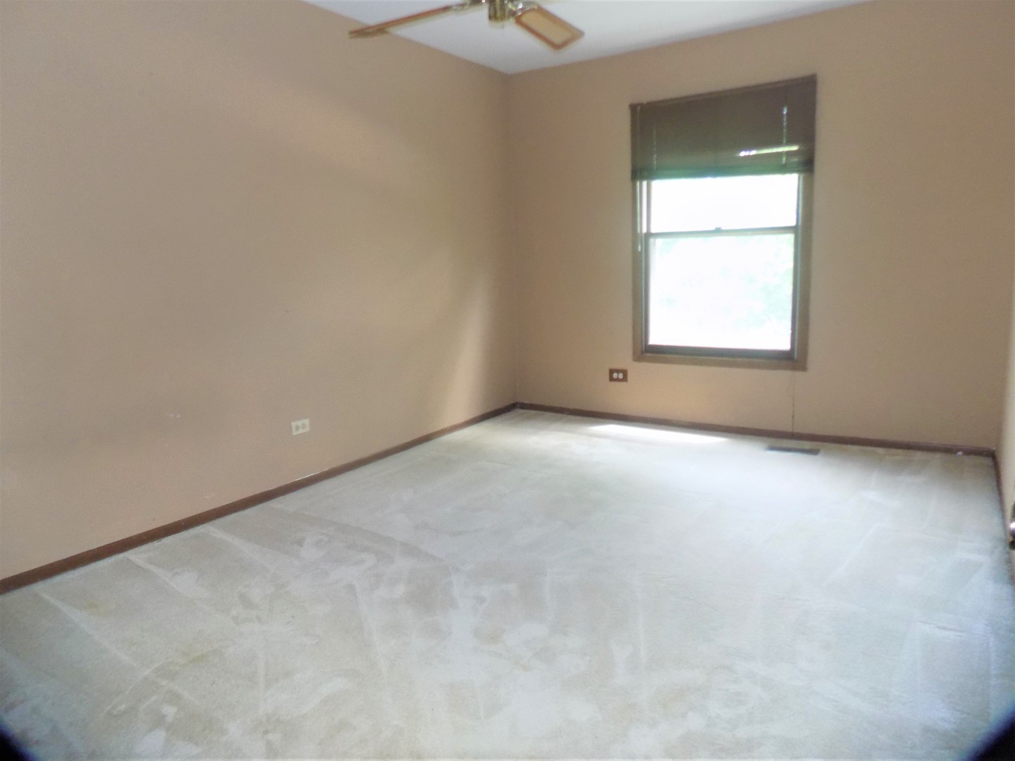 893 Burgess Circle Buffalo Grove, IL 60089 - Photo 10 of 17