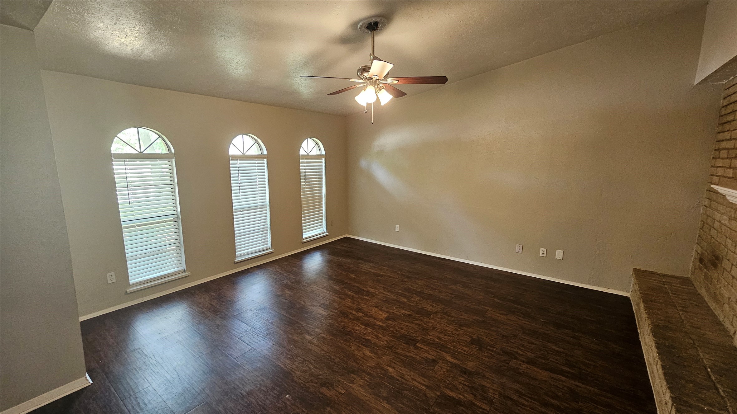 22903 Millgate Drive Spring, TX 77373 - Photo 3 of 20