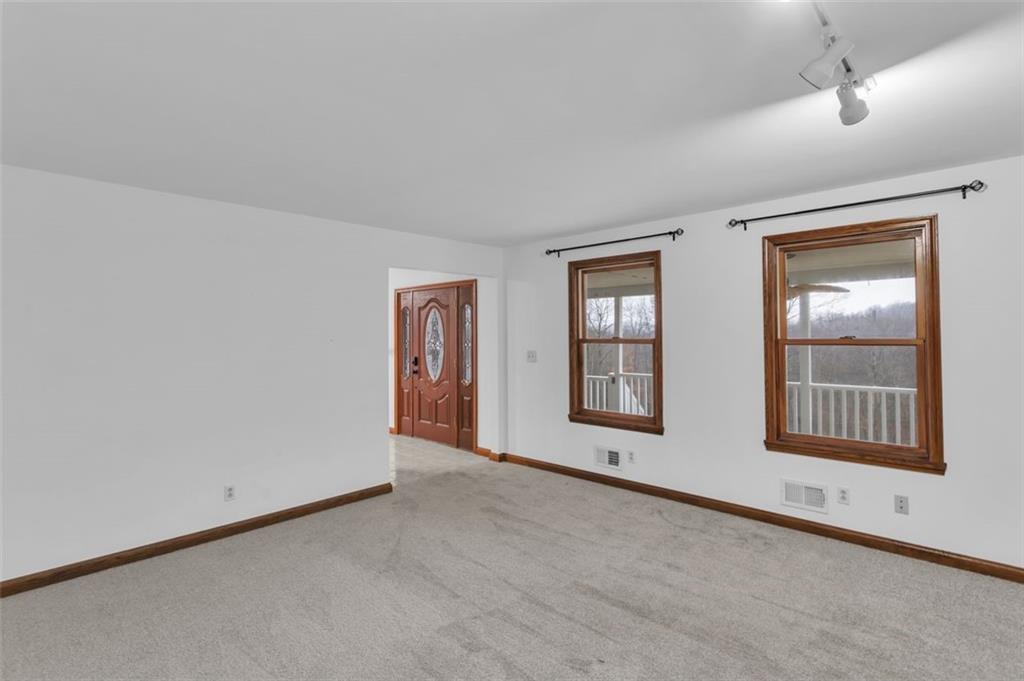 288 Wallrose Heights Road Baden, PA 15005 - Photo 11 of 42