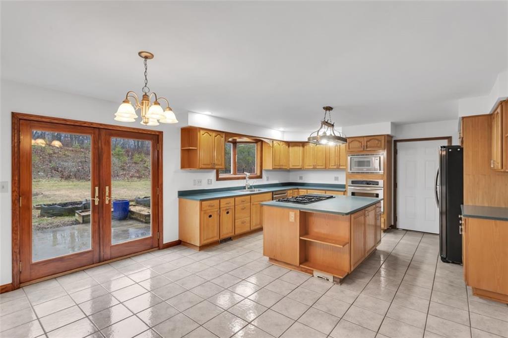 288 Wallrose Heights Road Baden, PA 15005 - Photo 17 of 42