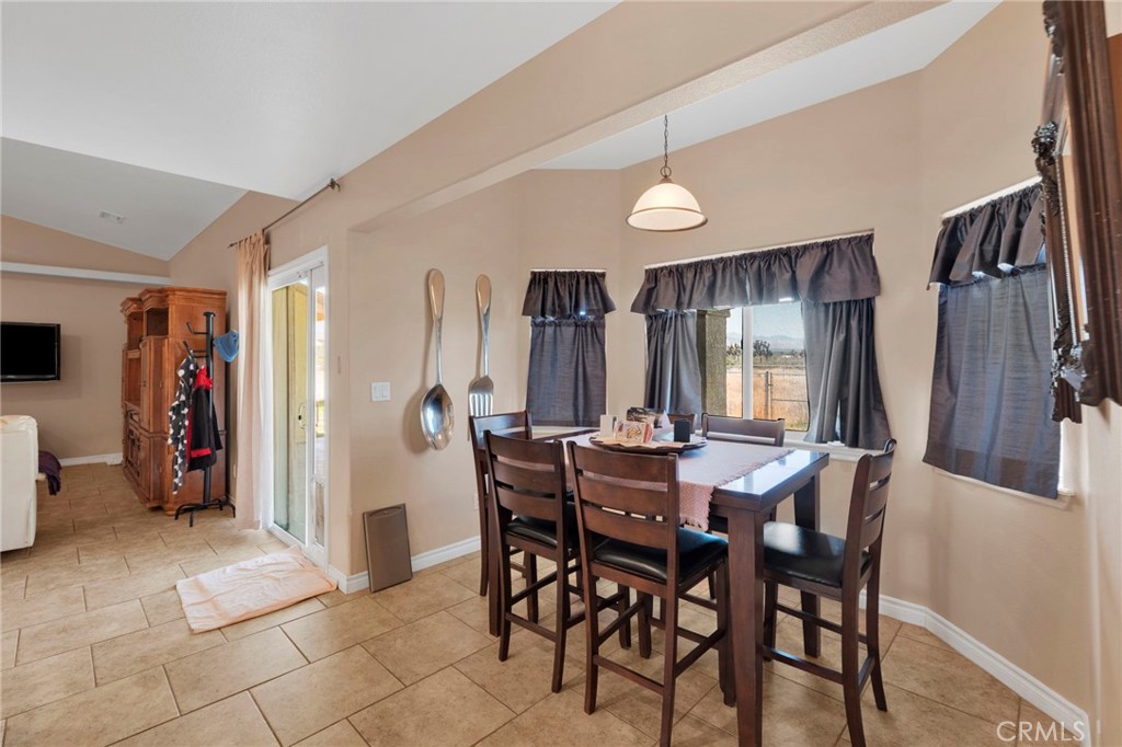 12472 Oasis Road Pinon Hills, CA 92372 - Photo 17 of 58