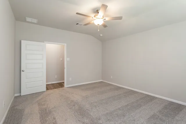 $2,400 | 6915 Lebec, Rosharon, TX 77583