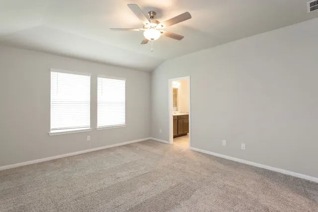 $2,400 | 6915 Lebec, Rosharon, TX 77583