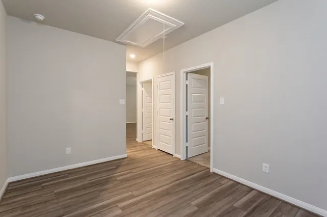 $2,400 | 6915 Lebec, Rosharon, TX 77583