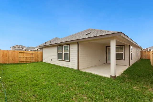 $2,400 | 6915 Lebec, Rosharon, TX 77583