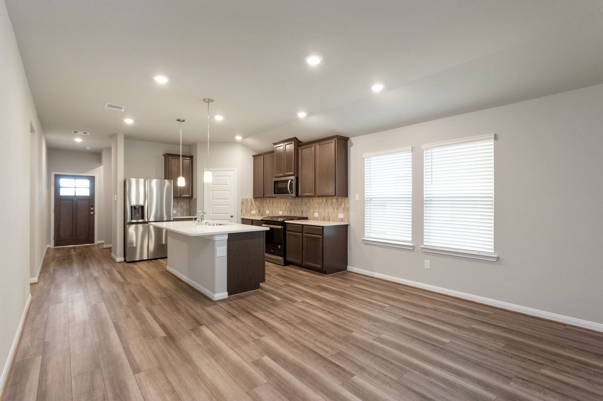 6915 Lebec Rosharon, TX 77583 - Photo 9 of 39