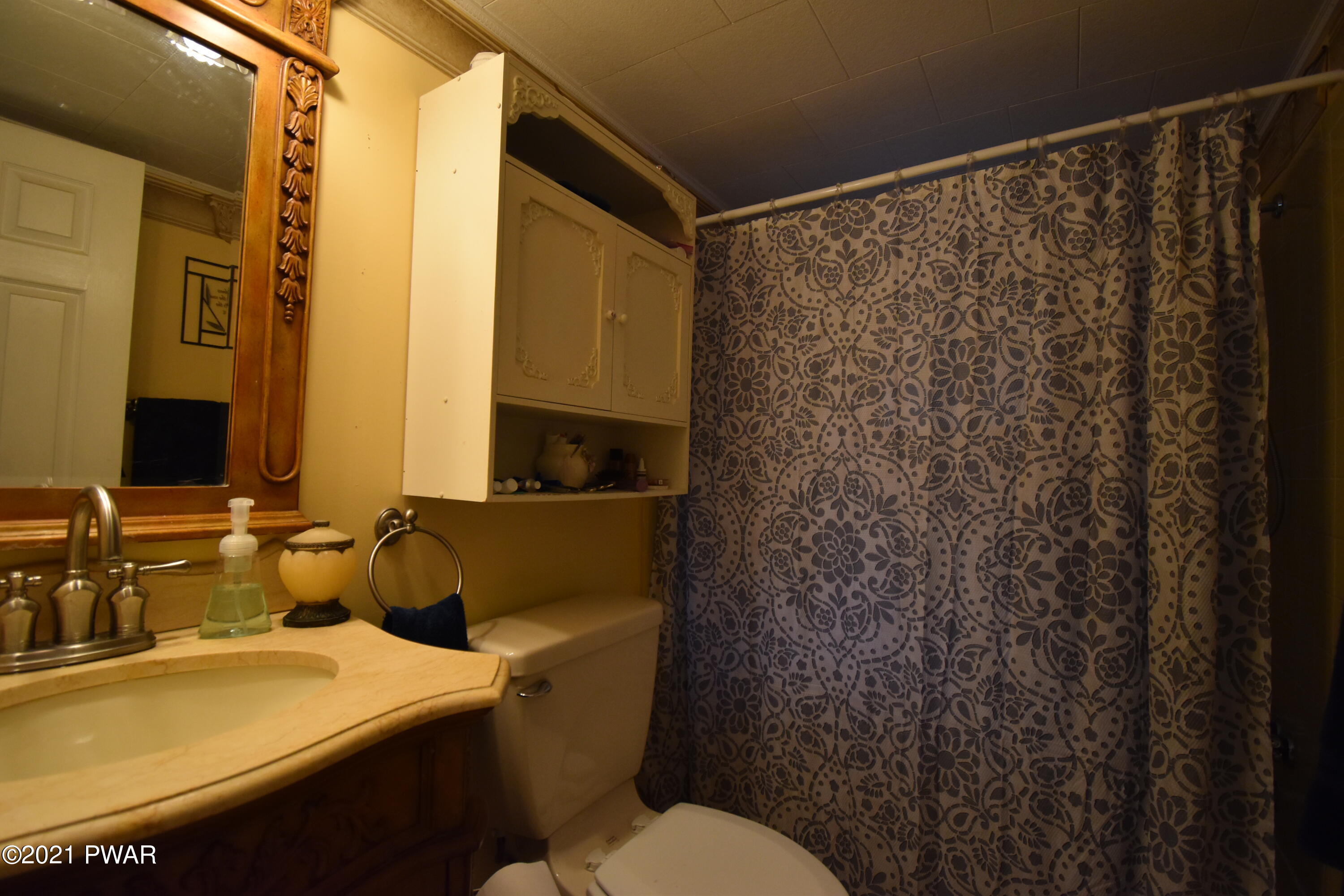 123 Autumn Road Dingmans Ferry, PA 18328 - Photo 12 of 19 Bathroom