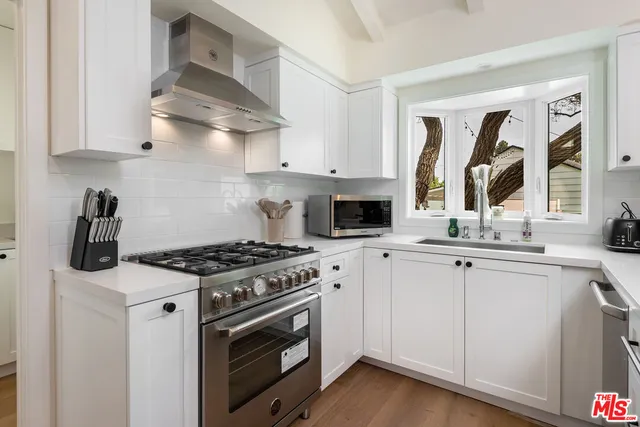 $12,100 | 527 South Bentley Avenue, Los Angeles, CA 90049