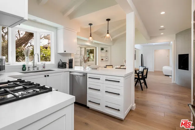 $12,100 | 527 South Bentley Avenue, Los Angeles, CA 90049