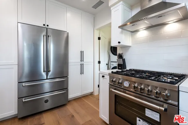 $12,100 | 527 South Bentley Avenue, Los Angeles, CA 90049