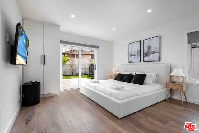 $12,100 | 527 South Bentley Avenue, Los Angeles, CA 90049