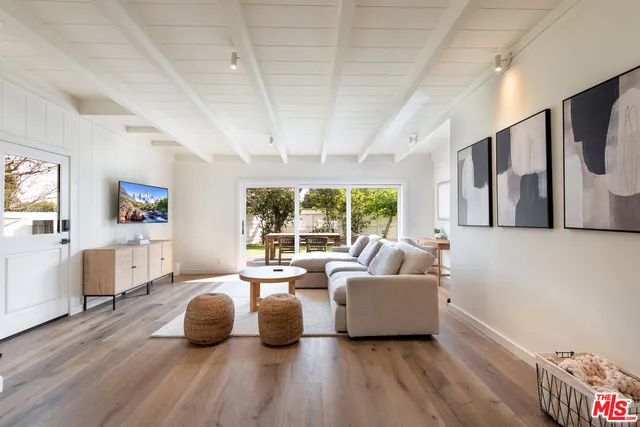 $12,100 | 527 South Bentley Avenue, Los Angeles, CA 90049