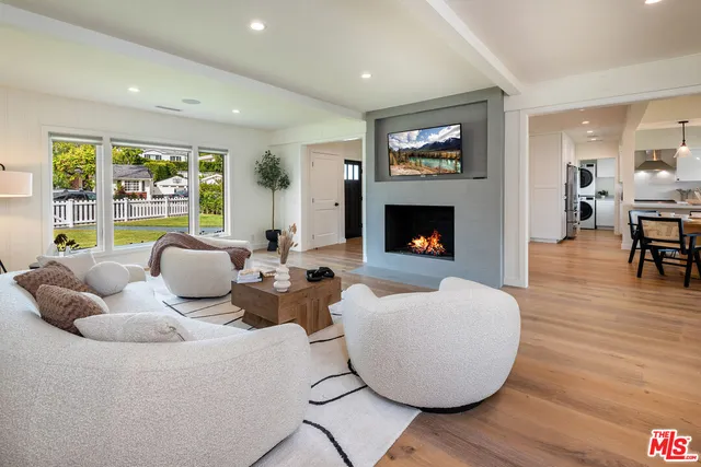 $12,100 | 527 South Bentley Avenue, Los Angeles, CA 90049