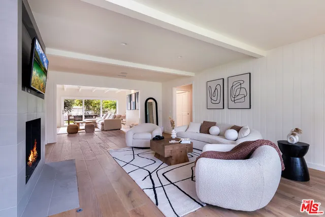 $12,100 | 527 South Bentley Avenue, Los Angeles, CA 90049