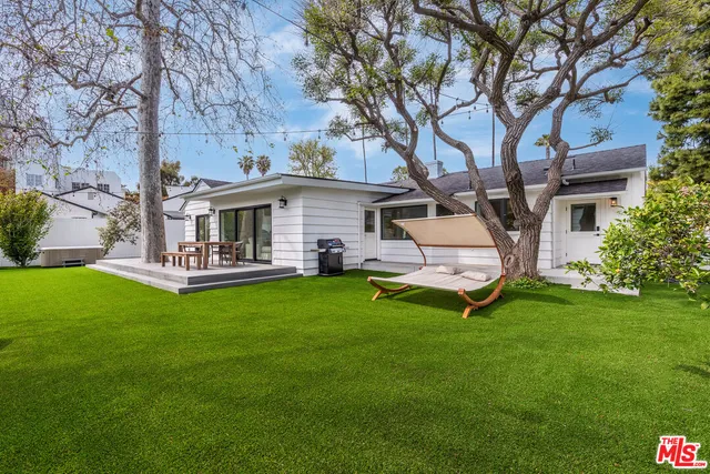 $12,100 | 527 South Bentley Avenue, Los Angeles, CA 90049