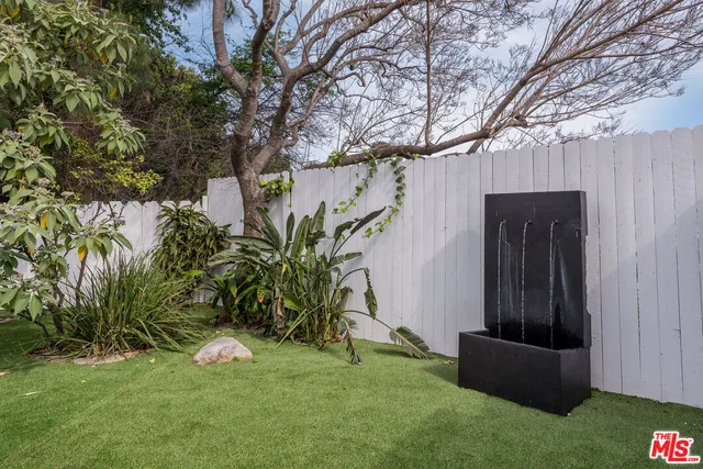 $12,100 | 527 South Bentley Avenue, Los Angeles, CA 90049