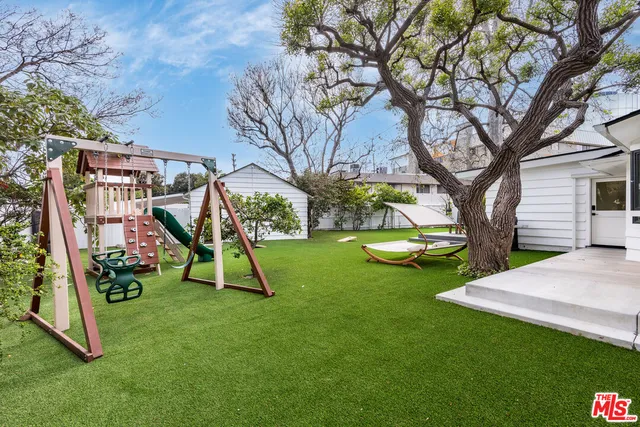 $12,100 | 527 South Bentley Avenue, Los Angeles, CA 90049