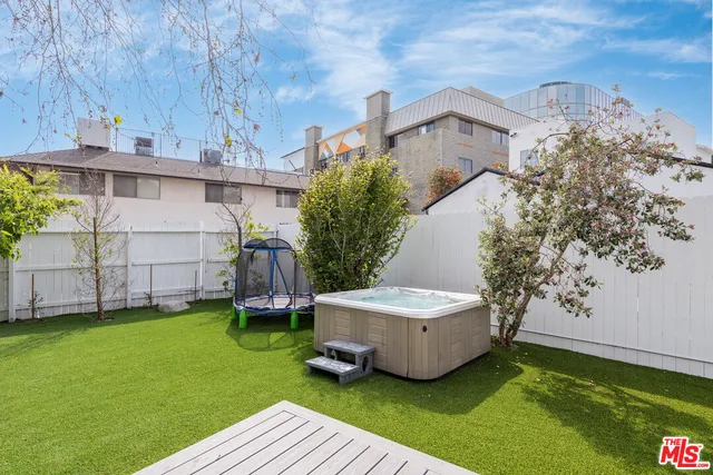 $12,100 | 527 South Bentley Avenue, Los Angeles, CA 90049