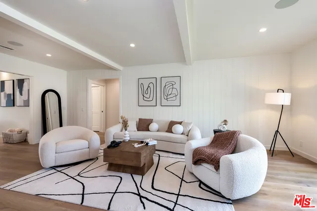 $12,100 | 527 South Bentley Avenue, Los Angeles, CA 90049