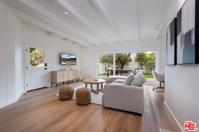 $12,100 | 527 South Bentley Avenue, Los Angeles, CA 90049