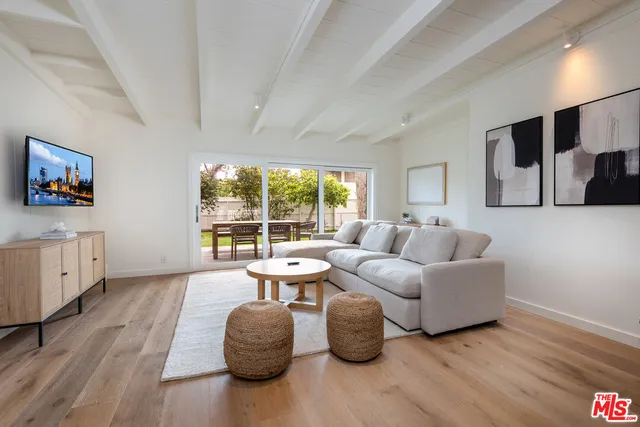 $12,100 | 527 South Bentley Avenue, Los Angeles, CA 90049