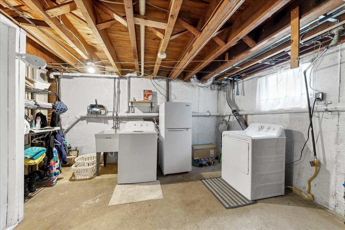 345 Holt Lane Springfield, PA 19064 - Photo 28 of 38 Large laundry/storage room