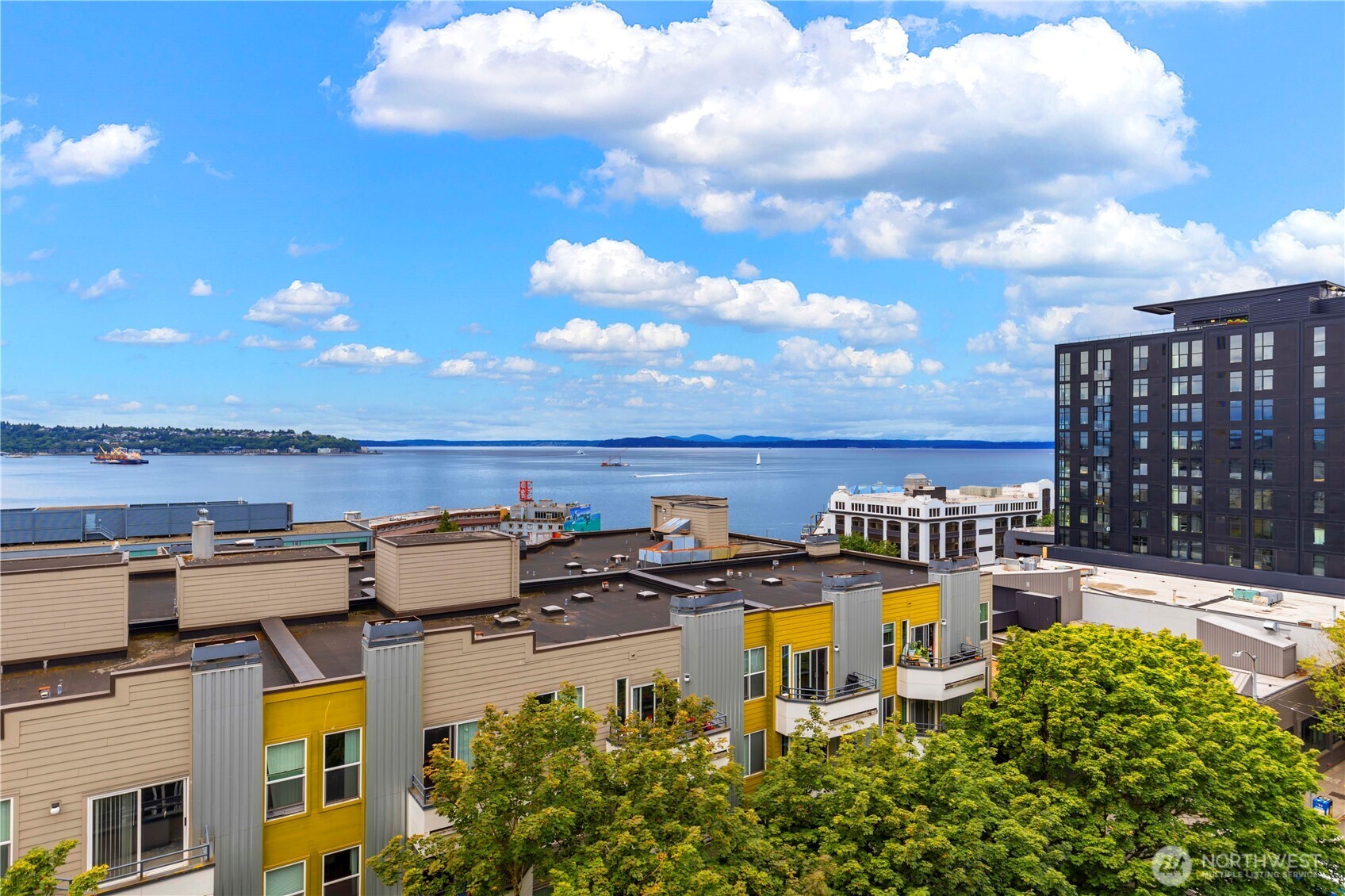 2440 Western Avenue, Unit 807 Seattle, WA 98121 - Photo 30 of 32 a picture of a city view