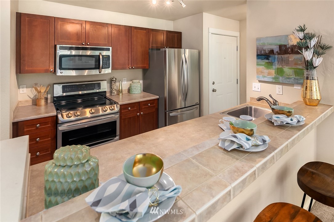 9805 Avondale Road Northeast, Unit R249 Redmond, WA 98052 - Photo 4 of 10 Gallery Image 4